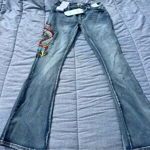 NWT Sky Jeans Super Soft Boot Cut Dragon Embroidered Jeans Juniors Size 11